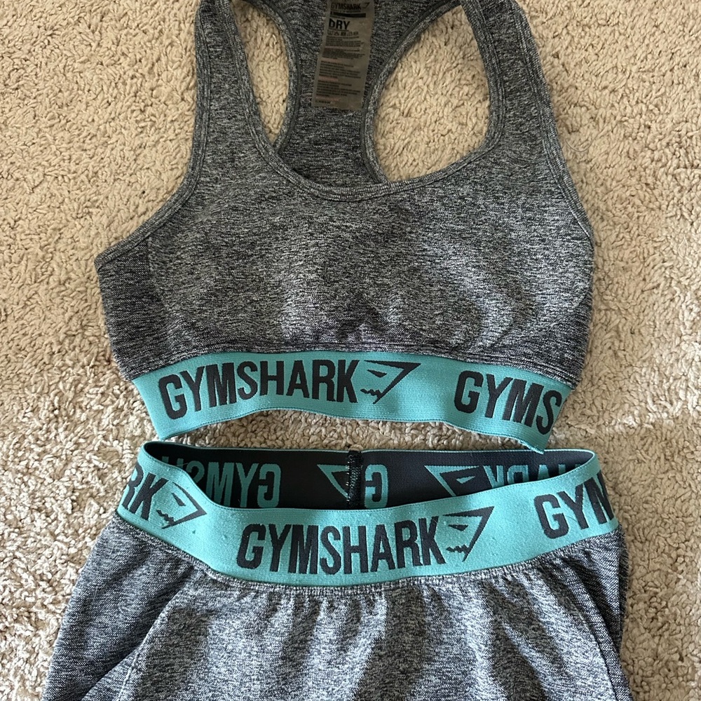 Gymshark Heathered Gray Set with Teal Band